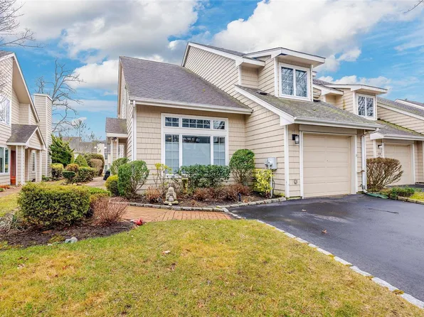 (undisclosed Address), Bay Shore, NY 11706