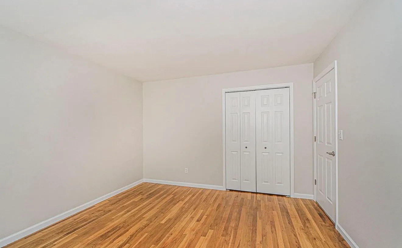 3 bed, 1.5 bath, 1800 sqft, $3,500 — Photo 1