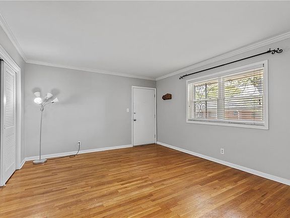3rd image of 3660 Peachtree Rd NE APT A2