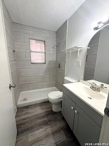 153 E Baylor — Photo 4