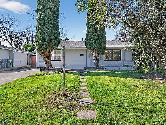 3308 Windsor Dr — Photo 1