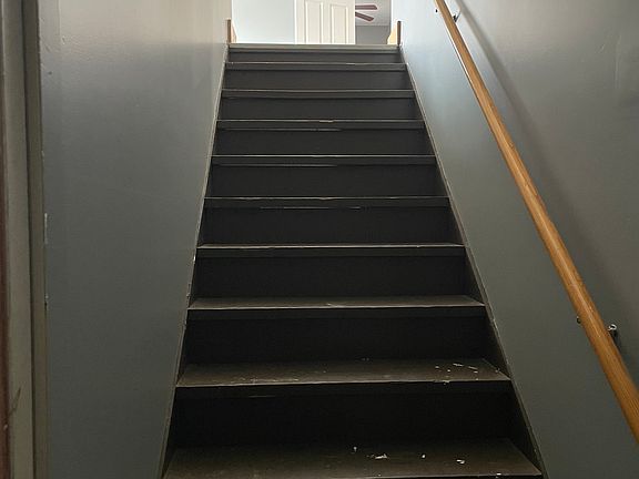 2nd image of 308 E Berry St APT B