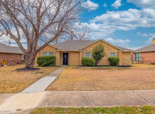 2201 Rockbluff Dr, Rowlett, TX 75088