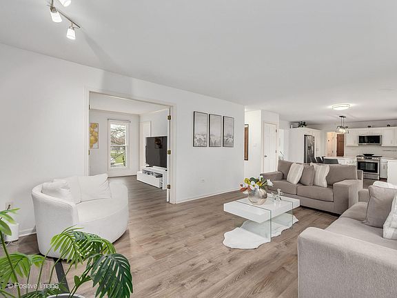 4th image of 586 Daniels St