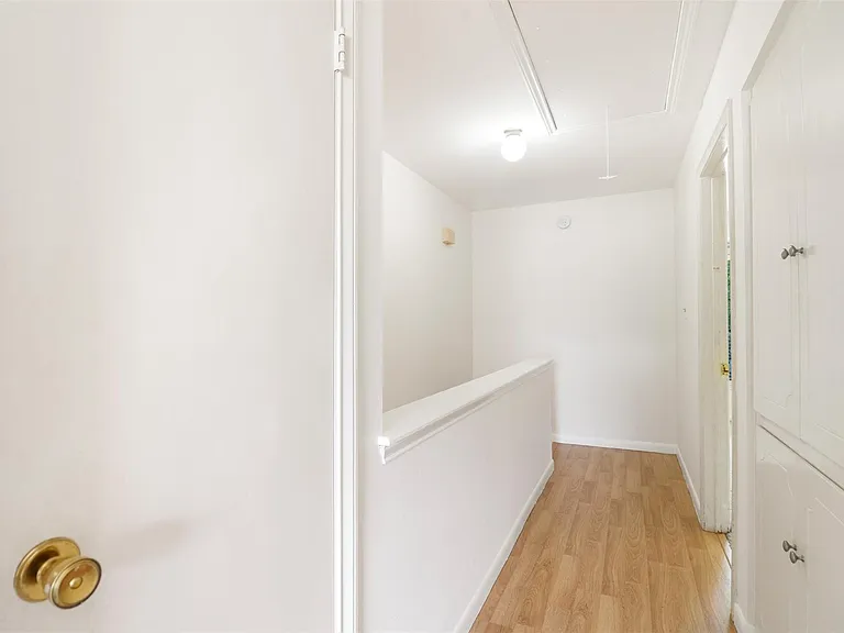 6332 Chevy Chase Dr #16 — Photo 17