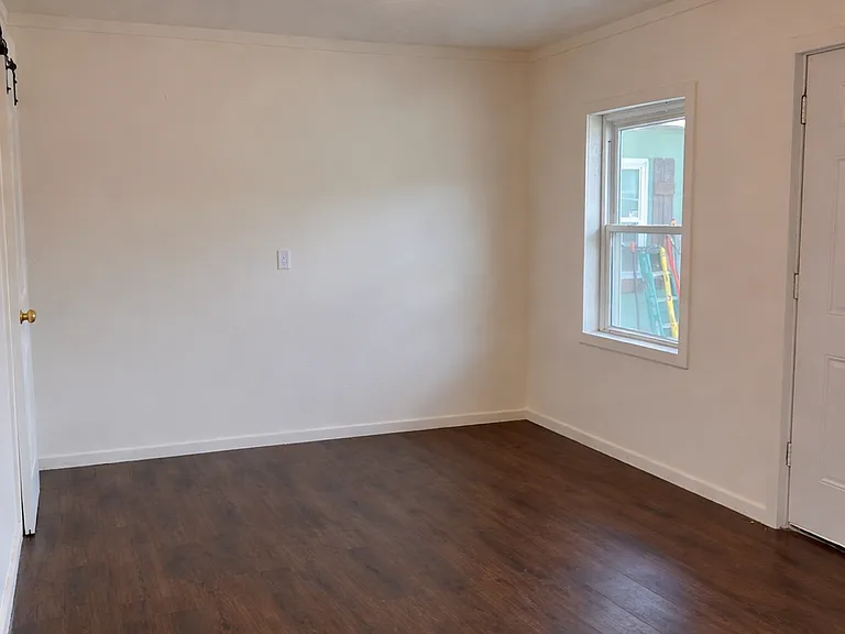 Alvin Apartments — Photo 23