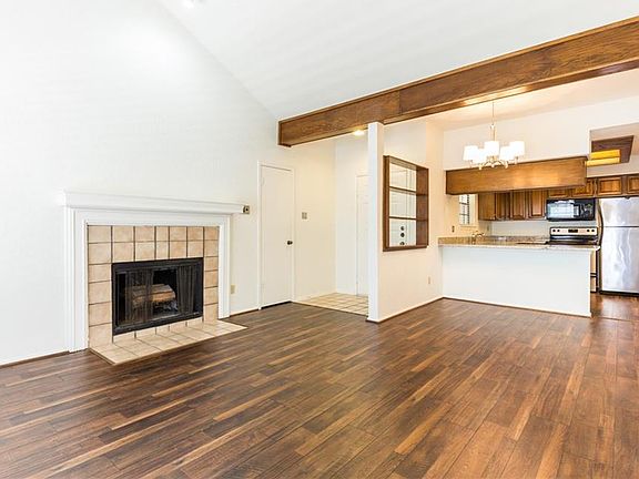 4th image of 3110 Devonshire Dr APT 217