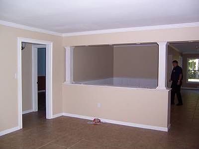 4th image of 704 E Lee St