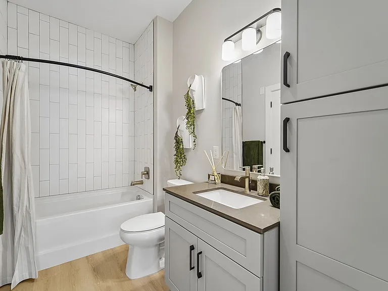 OneWest Apartments — Photo 8