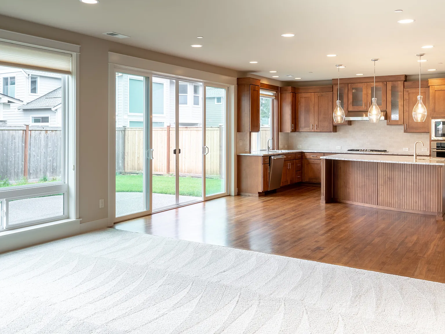 4 bed, 3640 sqft, $5,800 — Photo 3