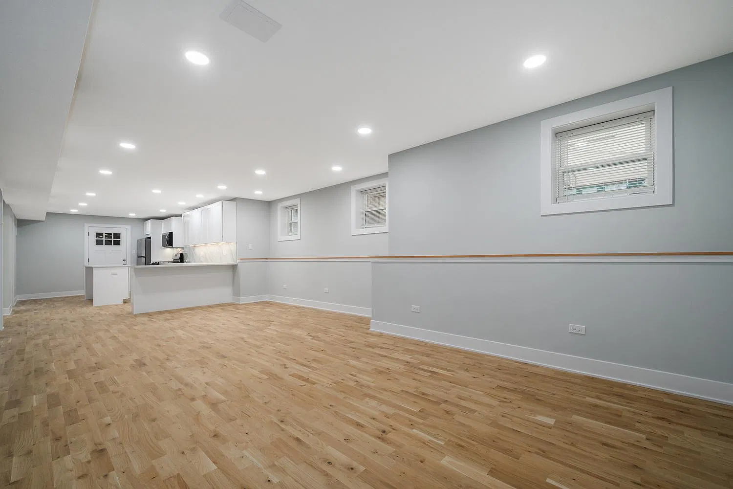 3 bed, 1600 sqft, $3,850 — Photo 2