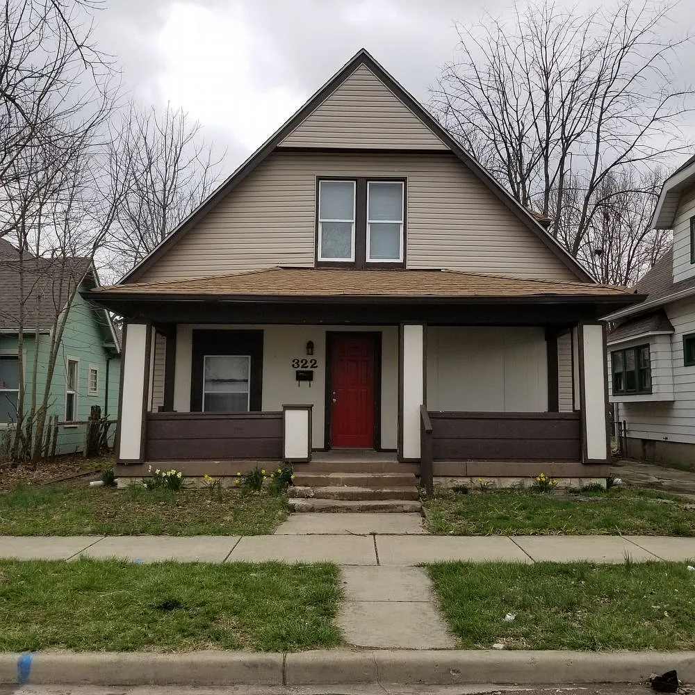 322 N Chester Ave photo 1
