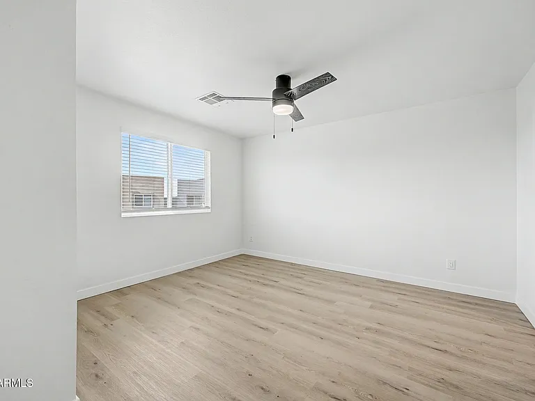 141 W Latona Rd — Photo 26