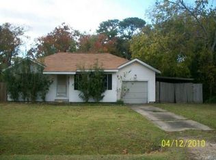 1704 W Crockett Dr, La Marque, TX 77568