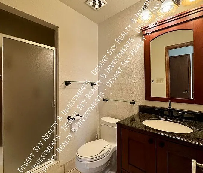 1719 Regal Rdg — Photo 40