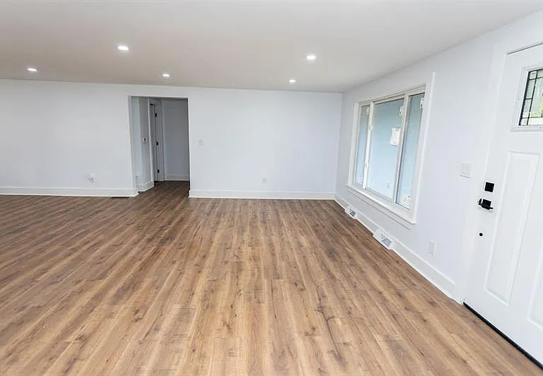 114 Locust St — Photo 6