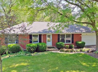 36 Lynn Dr, Hawthorn Woods, IL 60047