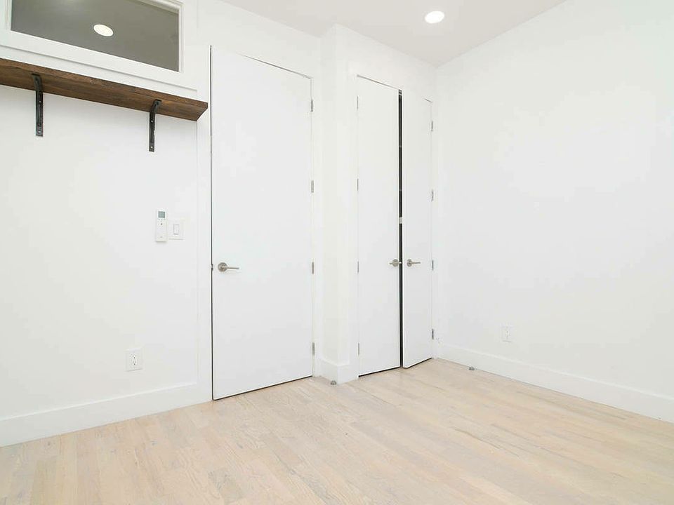 2nd image of 1811 Linden St #3LA