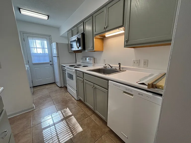 901 Olmstead Dr #45 — Photo 3