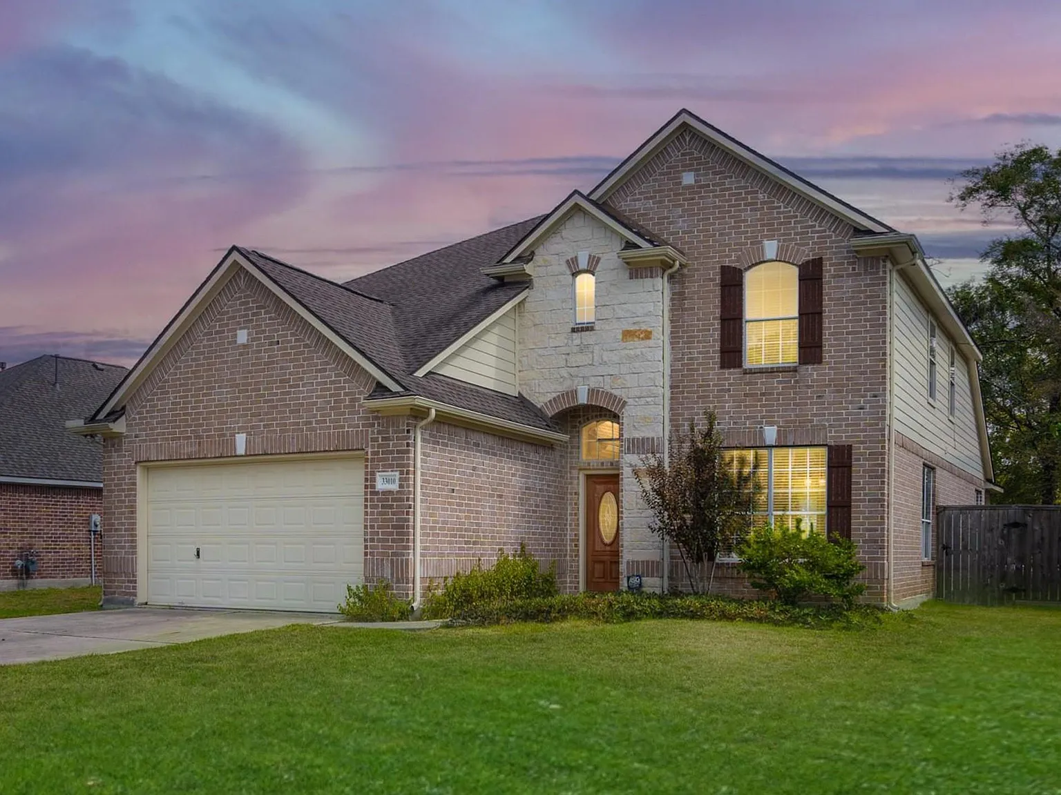 5 bed, 3.0 bath, 2636 sqft, $2,850 — Photo 1