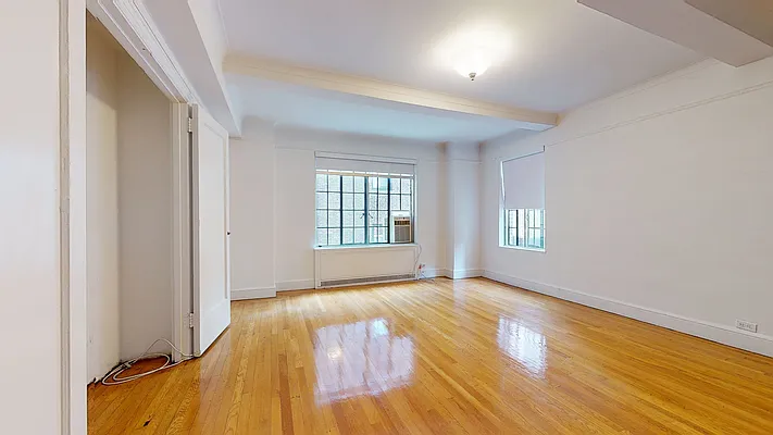 Rented by Bond New York | media 27