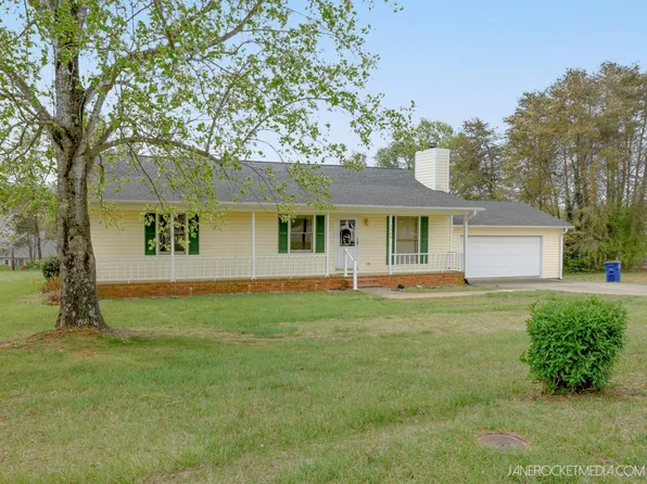 3949 Silver Chalice Dr, Winston Salem, NC 27101