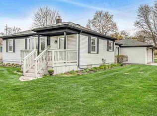 2162 Crescent Lake Rd, Waterford, MI 48329