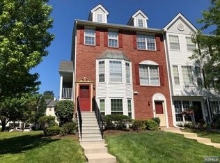 1282 Mulberry Dr, Mahwah, NJ 07430