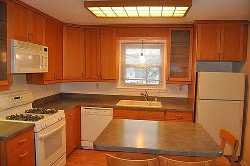 3 bed, 1200 sqft, $4,000 — Photo 1