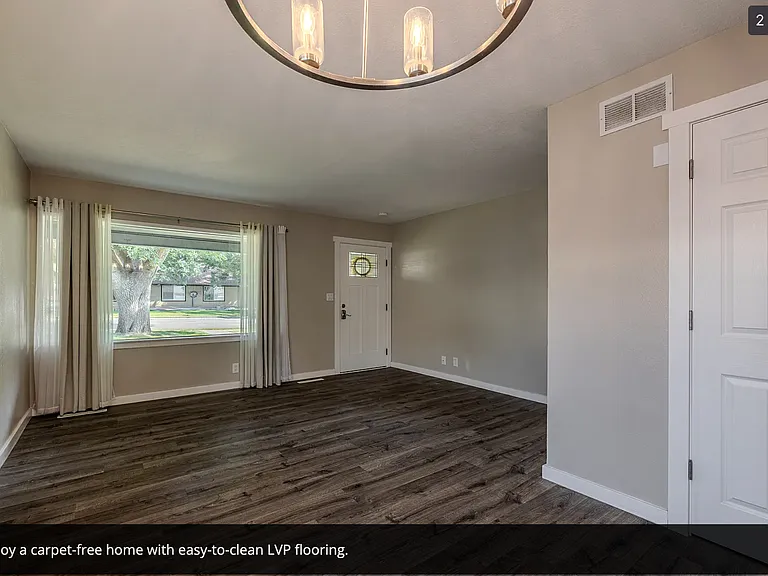 1237 Montana St — Photo 2