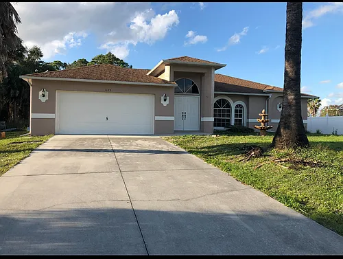 3129 Oceanside St Photo 1
