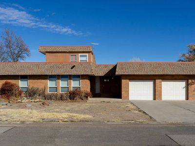 384 Don St SE, Los Lunas, NM, 87031