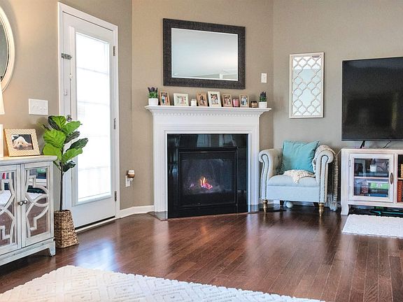 5th image of 7051 Woodsbay Ln