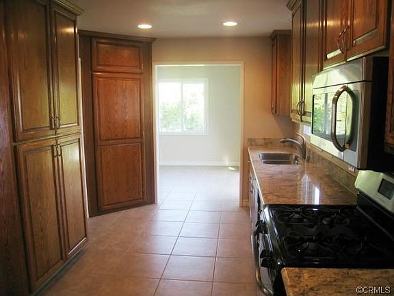 5th image of 1866 N Palomares St