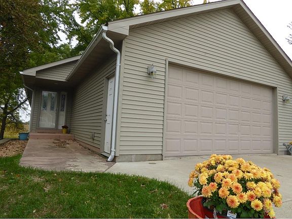 MEET & GREET Front entry along the side of garage