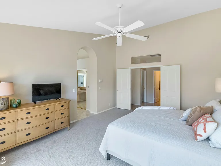 9013 W Kerry Ln — Photo 14