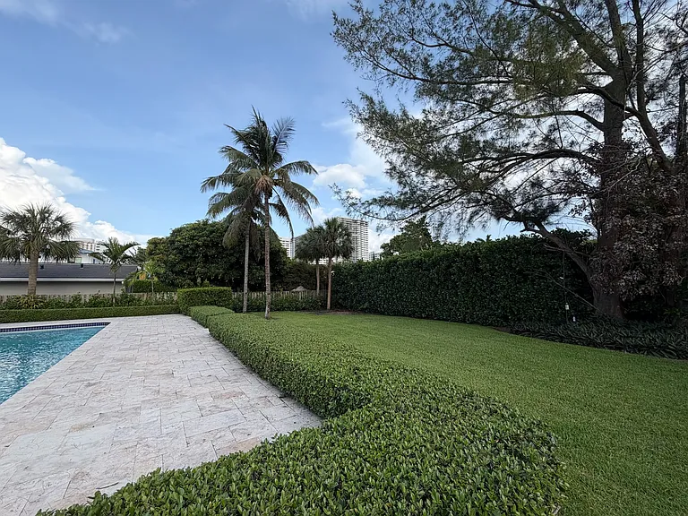 248 Codrington Dr — Photo 3