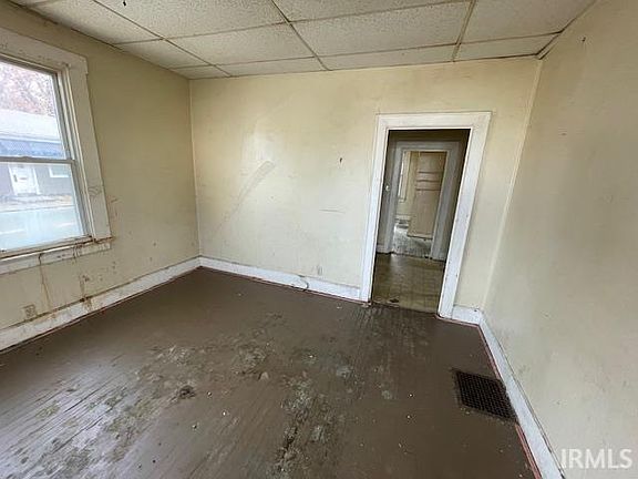 4th image of 121 E Florida St
