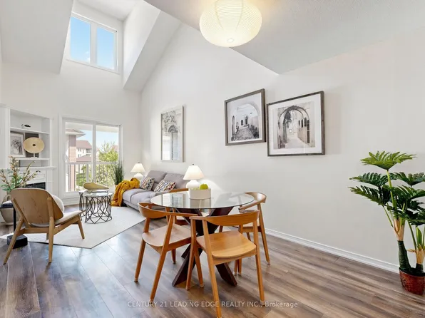 45 Petra Way #3, Whitby, ON L1R 0A7