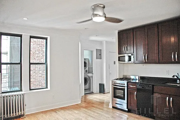 Rented by Hillel Realty Group | media 4