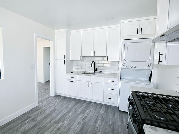 5th image of 71 Raemere St #71