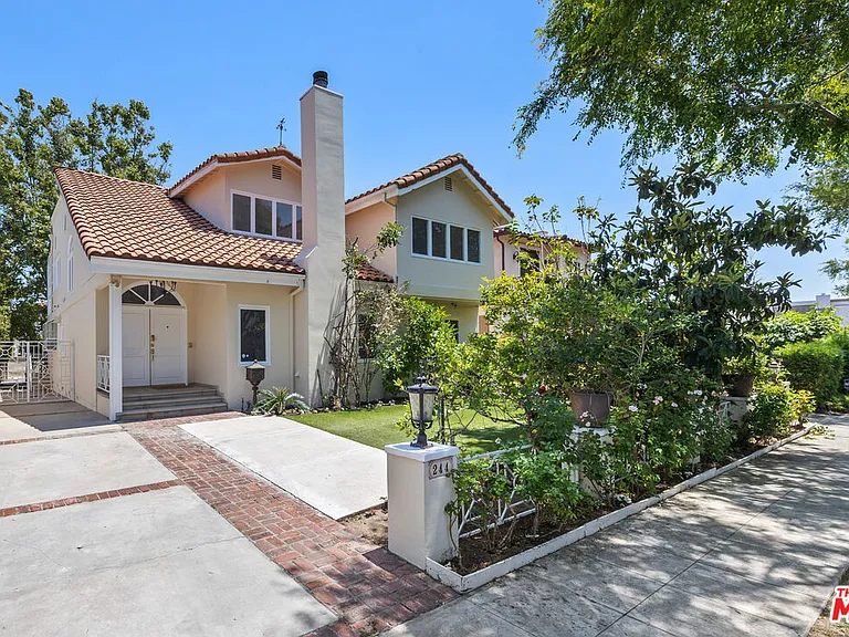 244 S Almont Dr — Photo 2