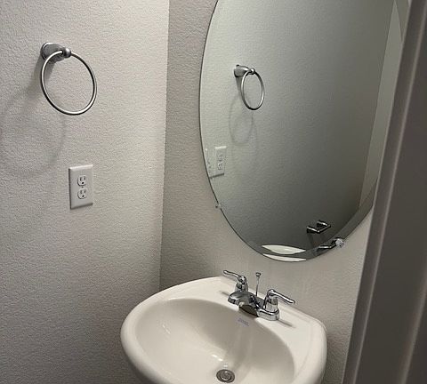 Guest bath (half-bath)