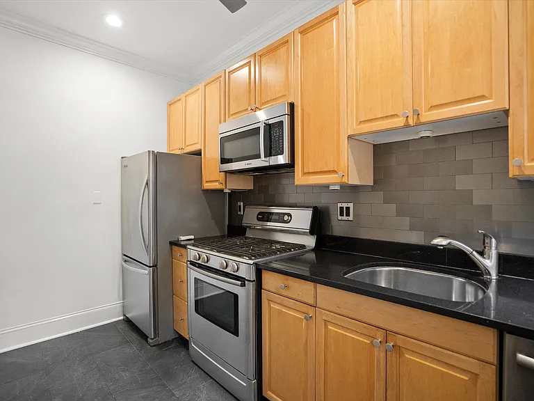 733 W Bittersweet Pl #1E — Photo 7