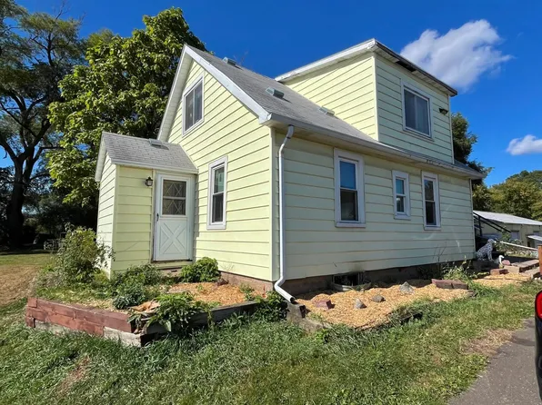 1201 Frost Ave E, Maplewood, MN 55109