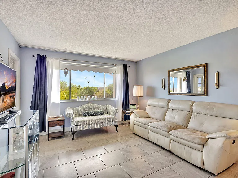 2812 Garden Dr S #308 — Photo 7