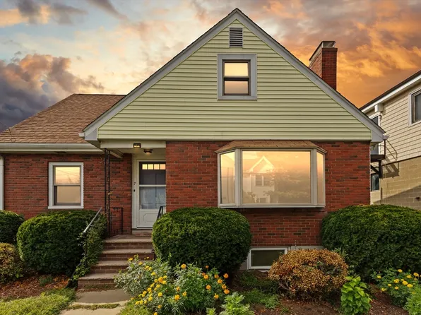 7 French St, Watertown, MA 02472