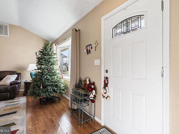 5th image of 18 Malvina Ln