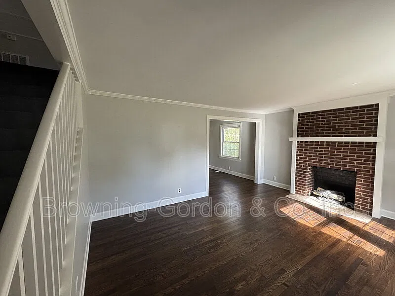 3 bed, 2.0 bath, 2164 sqft, $2,250 — Photo 3