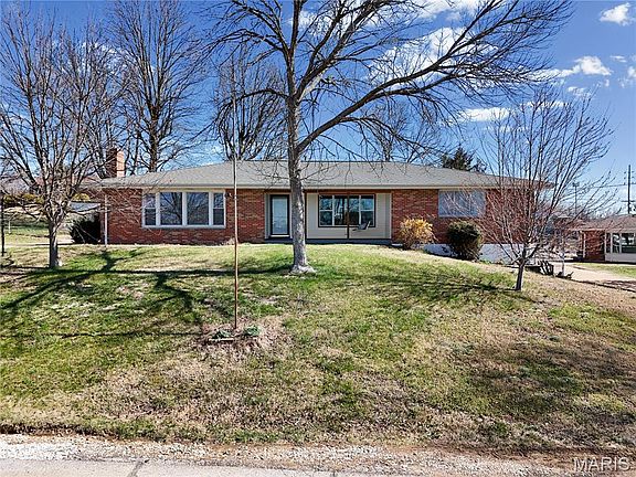2nd image of 1636 Polly Dr